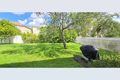 9138 Dupont Place, Wellington, FL 33414 - Photo 14