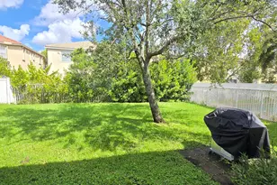 9138 Dupont Pl, Wellington, FL 33414 - Photo 14