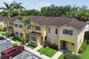 6036 SW 19th Pl, North Lauderdale, FL 33068 - Photo 2