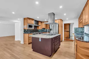 518 N Riverside Dr, Pompano Beach, FL 33062 - Photo 42