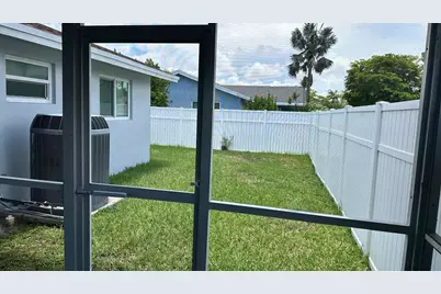 3261 SW 4th Street, Deerfield Beach, FL 33442 - Photo 18