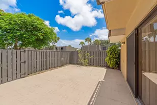 915 9th Way, West Palm Beach, FL 33407 - Photo 2