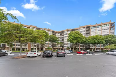 1400 Saint Charles Place #616, Pembroke Pines, FL 33026 - Photo 2