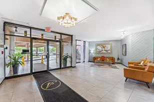 1400 St Charles Pl, Pembroke Pines, FL 33026 - Photo 4