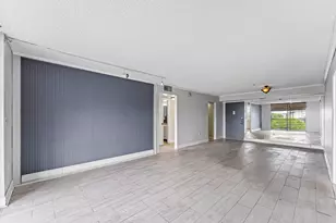 1400 St Charles Pl, Pembroke Pines, FL 33026 - Photo 10