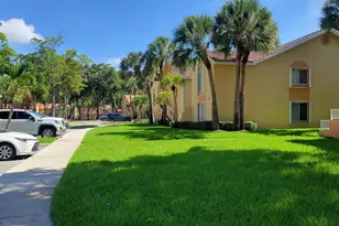 969 Coral Club Dr, Coral Springs, FL 33071 - Photo 1