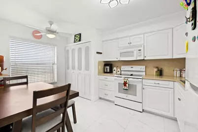 4550 NW 18th Avenue #406, Deerfield Beach, FL 33064 - Photo 4