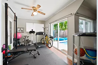 250 NE 57th Street, Oakland Park, FL 33334 - Photo 16