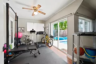 250 NE 57th St, Oakland Park, FL 33334 - Photo 16