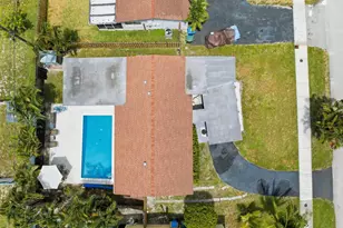 250 NE 57th St, Oakland Park, FL 33334 - Photo 22