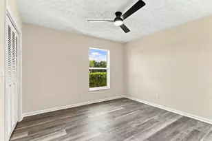 165 SW Hawthorne Cir, Port Saint Lucie, FL 34953 - Photo 16