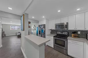 611 NE 14th Ave, Fort Lauderdale, FL 33304 - Photo 2