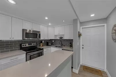 611 NE 14th Avenue #306, Fort Lauderdale, FL 33304 - Photo 4