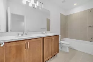 540 Sanderling Cir, Deerfield Beach, FL 33442 - Photo 10