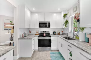 80 NE 26th St, Wilton Manors, FL 33305 - Photo 12