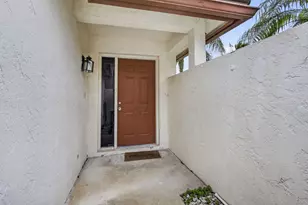 12708 Shoreline Dr, Wellington, FL 33414 - Photo 4