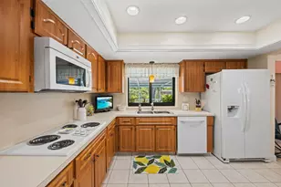 1720 NW 105th Ave, Pembroke Pines, FL 33026 - Photo 10