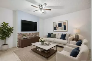 105 Woodland Rd, Palm Springs, FL 33461 - Photo 16