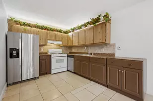 105 Woodland Rd, Palm Springs, FL 33461 - Photo 14