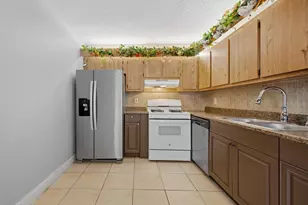 105 Woodland Rd, Palm Springs, FL 33461 - Photo 14
