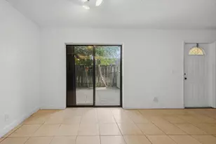 105 Woodland Rd, Palm Springs, FL 33461 - Photo 12