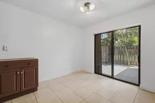 105 Woodland Rd, Palm Springs, FL 33461 - Photo 10