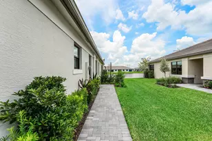 13584 SW Starkissed Ln, Port Saint Lucie, FL 34987 - Photo 4