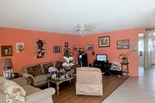 205 Wellington M, West Palm Beach, FL 33417 - Photo 2