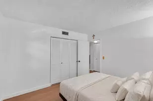 301 Cambridge Rd, Hollywood, FL 33024 - Photo 6