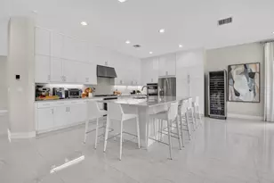 8270 Essex Country Clb Dr, Boca Raton, FL 33434 - Photo 10