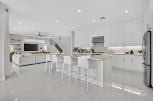 8270 Essex Country Clb Dr, Boca Raton, FL 33434 - Photo 12
