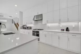 8270 Essex Country Clb Dr, Boca Raton, FL 33434 - Photo 16