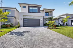 8270 Essex Country Clb Dr, Boca Raton, FL 33434 - Photo 2