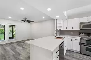 10300 Hidden Springs Ct, Boca Raton, FL 33498 - Photo 2