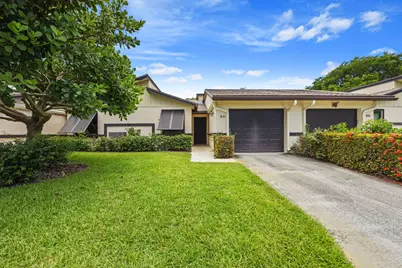 9 Ridge Pointe Drive #D, Boynton Beach, FL 33435 - Photo 1