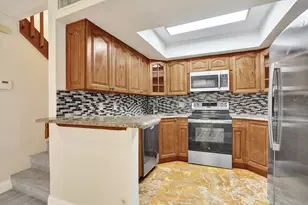 4260 Village Dr, Delray Beach, FL 33445 - Photo 8
