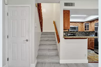 4260 Village Drive #D, Delray Beach, FL 33445 - Photo 10