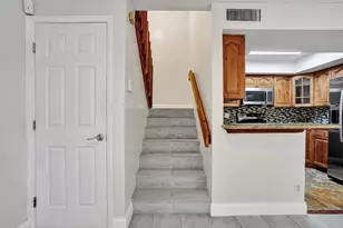 4260 Village Dr, Delray Beach, FL 33445 - Photo 10