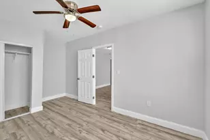 1142 SW 4th St, Miami, FL 33130 - Photo 4