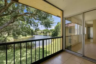 824 SW 9th St Cir, Boca Raton, FL 33486 - Photo 2