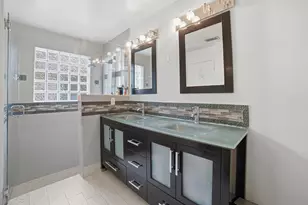 2036 NW 183rd Cir, Pembroke Pines, FL 33029 - Photo 8