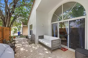 2036 NW 183rd Cir, Pembroke Pines, FL 33029 - Photo 22