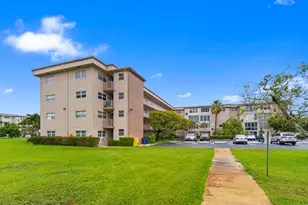 2615 NE 1st Ct, Boynton Beach, FL 33435 - Photo 2