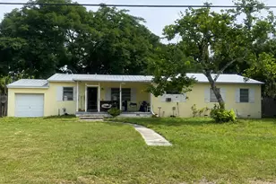 1054 Trinidad Ave, Fort Pierce, FL 34982 - Photo 1