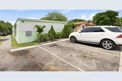 166 SW 3rd Street #A-d, Deerfield Beach, FL 33441 - Photo 2