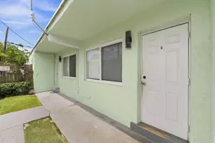 166 SW 3rd St, Deerfield Beach, FL 33441 - Photo 4