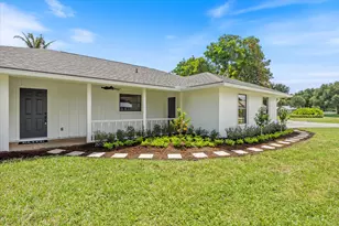621 NE Town Terrace, Jensen Beach, FL 34957 - Photo 2