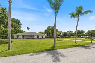 621 NE Town Terrace, Jensen Beach, FL 34957 - Photo 1