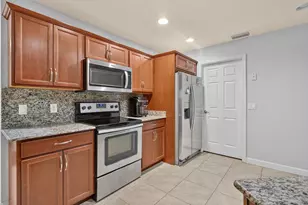 11 SE Flamenco Way, Port Saint Lucie, FL 34952 - Photo 8