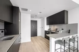 20 NE 11th St, Miami, FL 33132 - Photo 4
